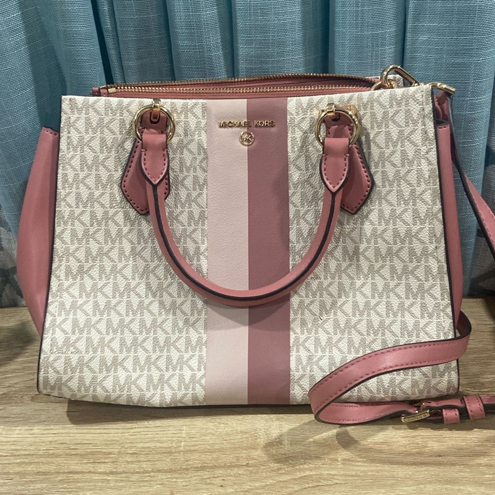 Michael Kors purse